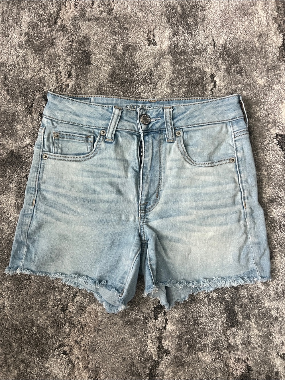 American Eagle Outfitters women’s Light Blue Denim Size 6 Cutoff Shorts